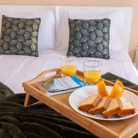 Pequenino By Galmi Daire